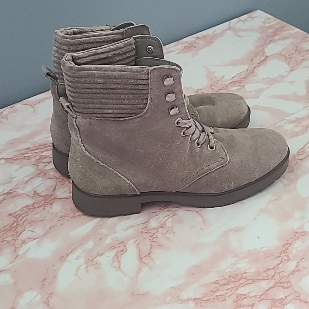 EUC Splendid Sloane Gray Suede Lace Up Ankle Boot Sz 8M - Picture 3 of 9